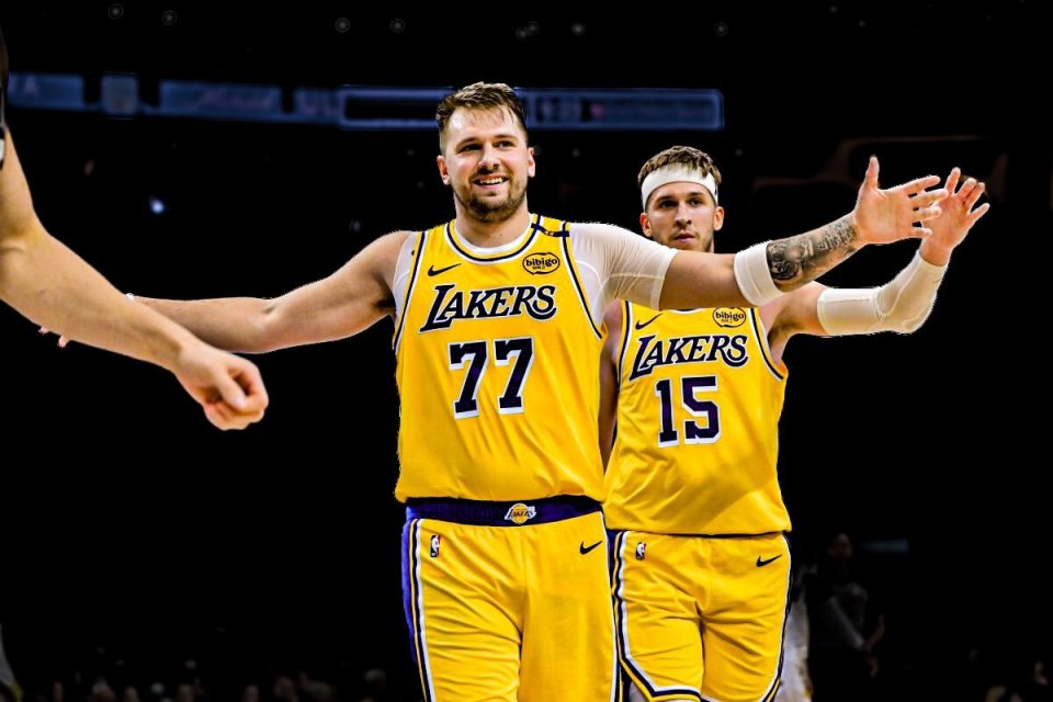 九游网页平台-包含东契奇在瑞士队比赛中刷新纪录，最后时刻胜出引发热议！引发球迷热议的词条