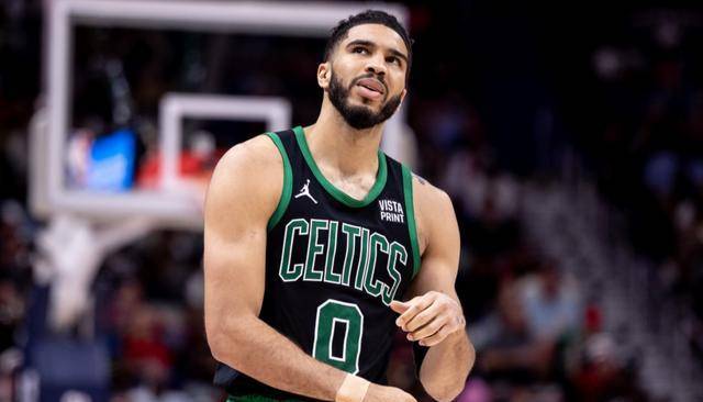 利物浦更衣室合照马内